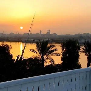 Luxor Guest House شقة