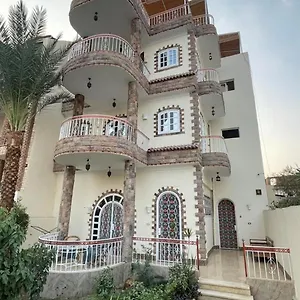 Full Moon House Luxor