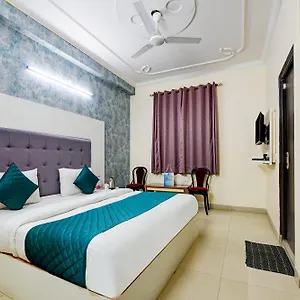 Hotel Mayank Plaza-near Igi Airport Terminal-3 New Delhi