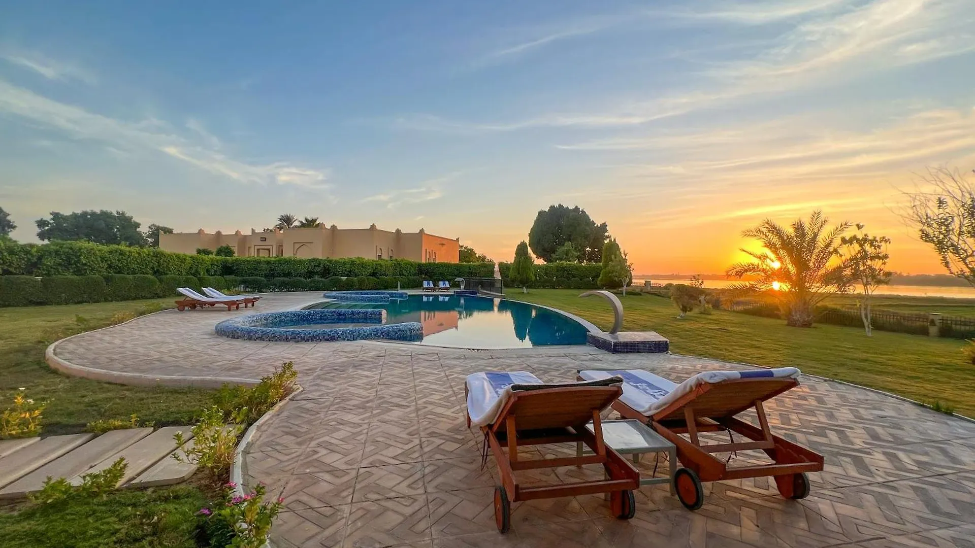 Jolie Ville Hotel & Spa Kings Island Luxor